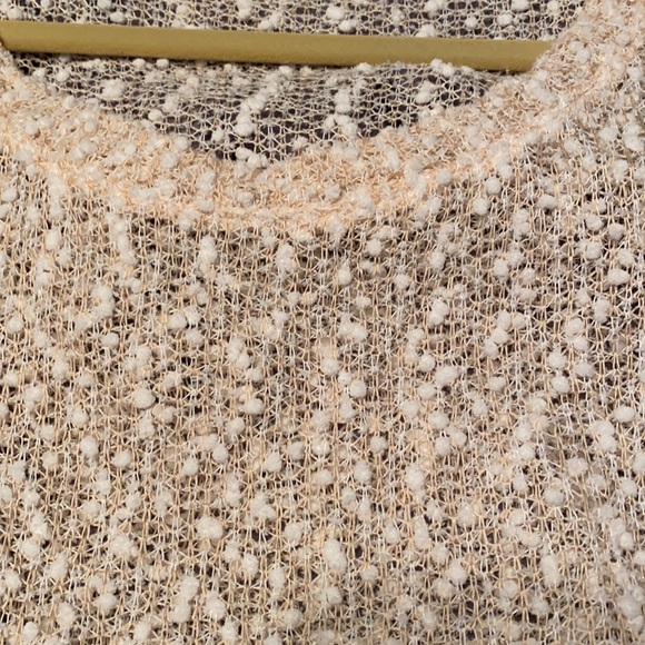 Loose fitting - Picture 2 of 3